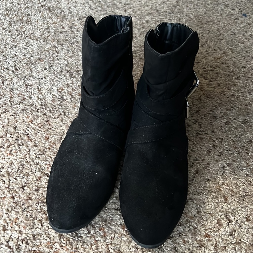 Boots - Picture 3 of 7